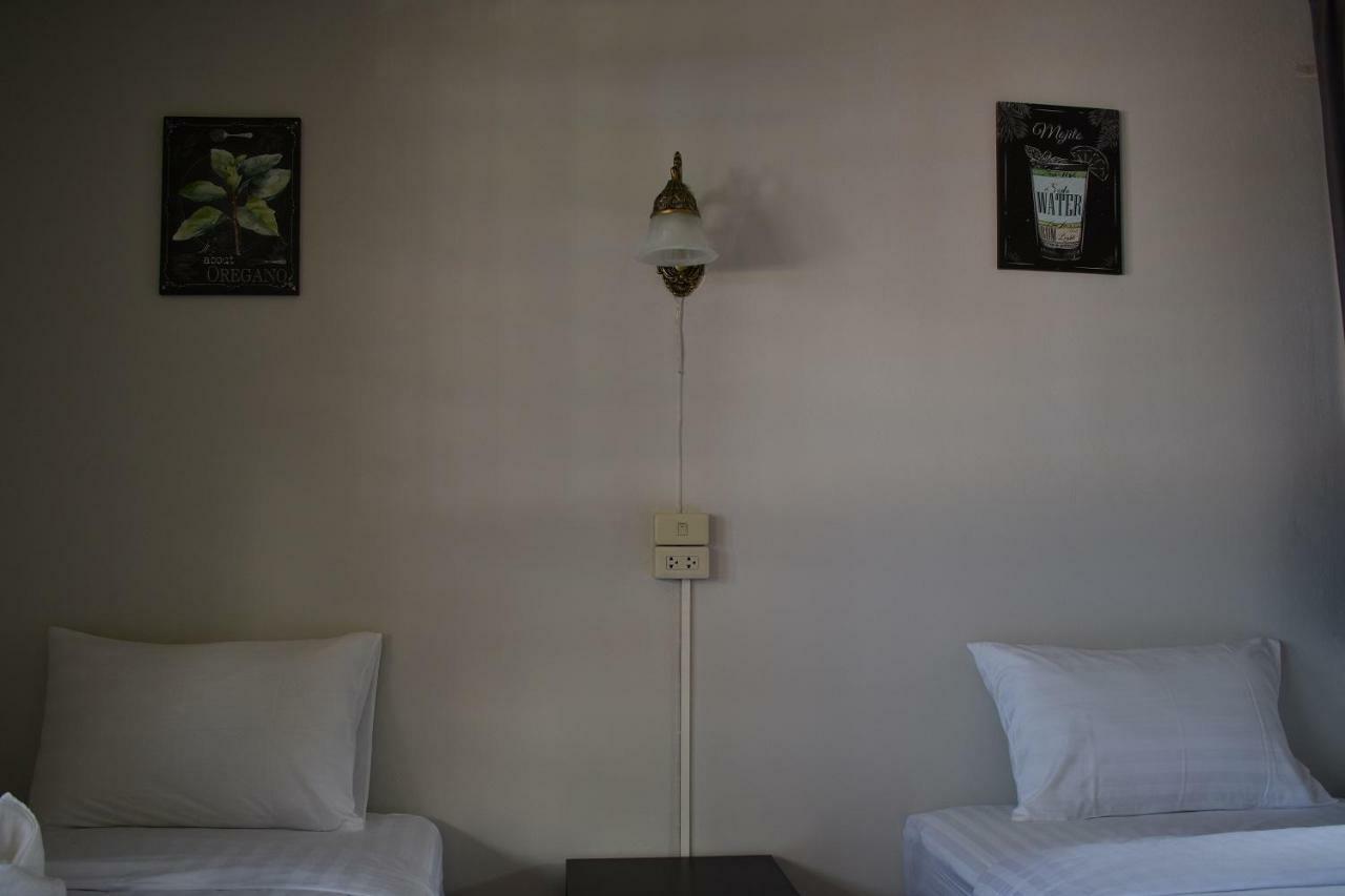 Maya Bed And Food Hostel Chiang Mai Eksteriør bilde