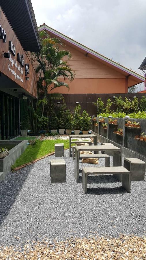 Maya Bed And Food Hostel Chiang Mai Eksteriør bilde